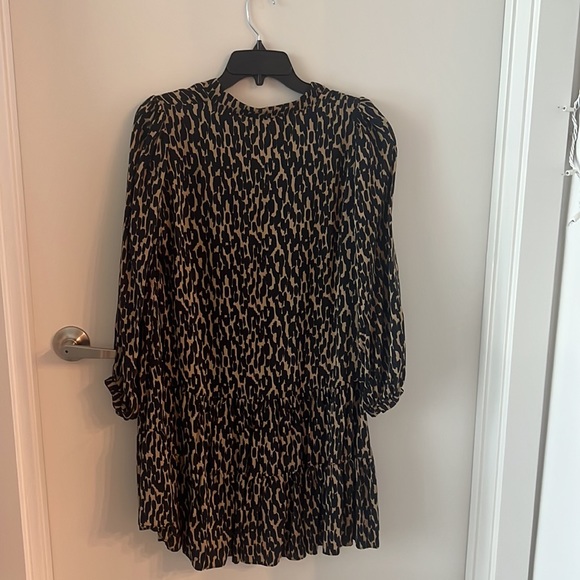 NWOT Zara Long Sleeved Cheetah Print Vneck Dress - Picture 4 of 4